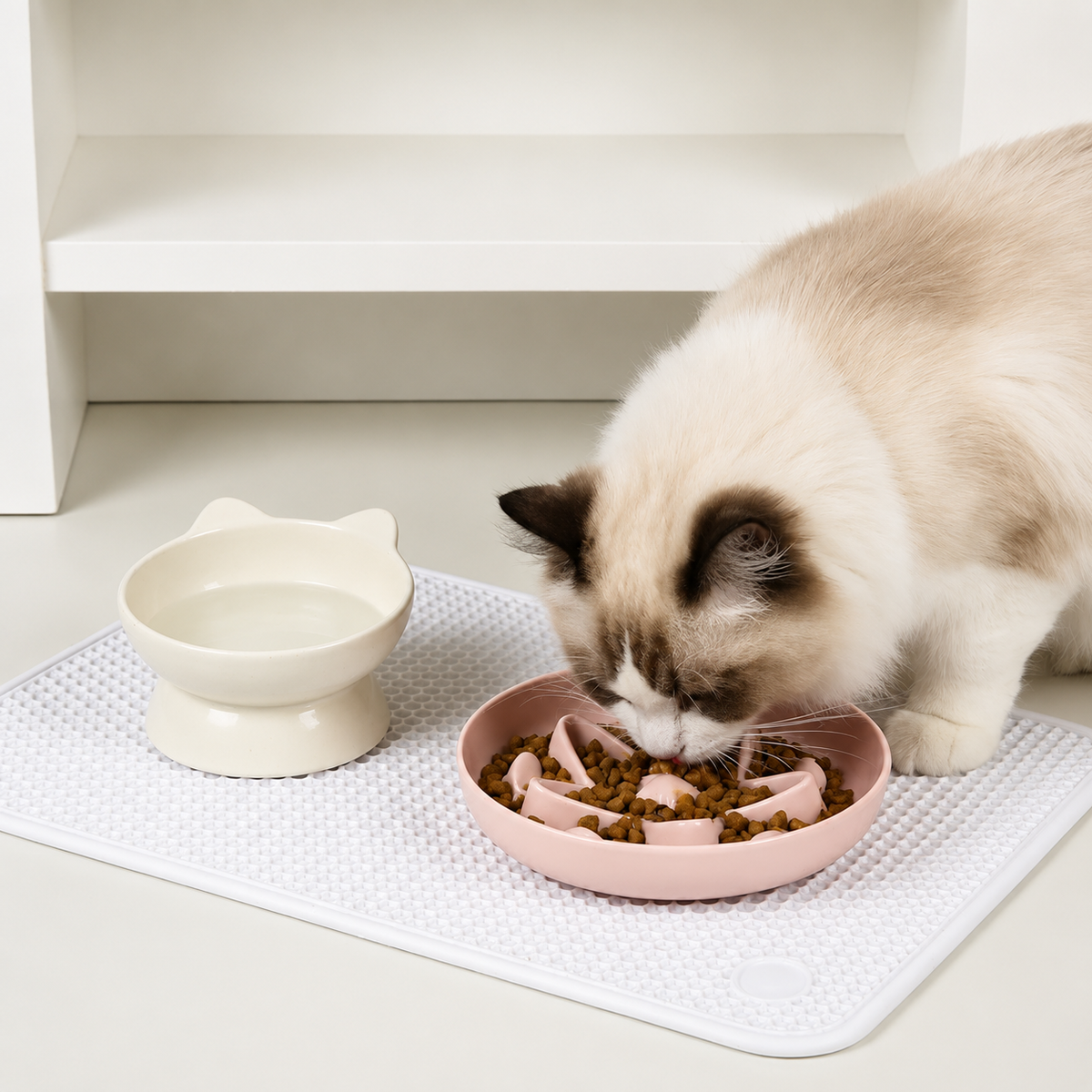 Star-Shaped Slow Feeder Cat Bowl